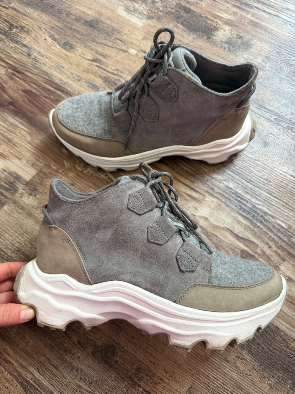Women's Sorel Kinetic Breakthru Caribou Sneaker Boot Quarry Sea Salt Size 9.5